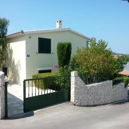 Jadranka Apartment Razanj