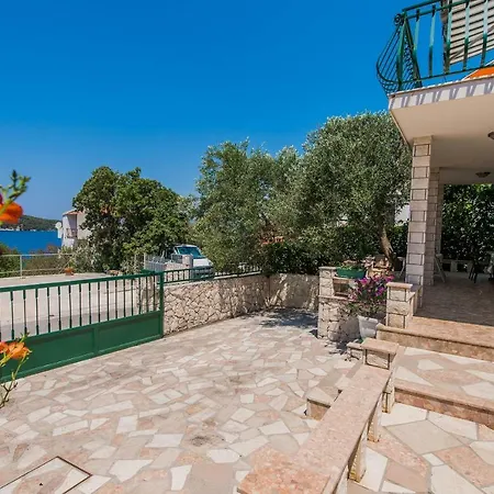 Jadranka Apartment Razanj